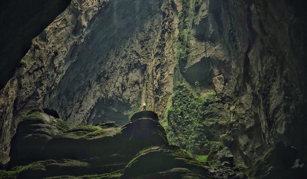 [-]Hang[-]Sơn[-]Đo&ograve;ng[-]qua[-]lăng[-]k&iacute;nh[-]đạo[-]diễn[-]Jordan[-]Vogt-Roberts[-]